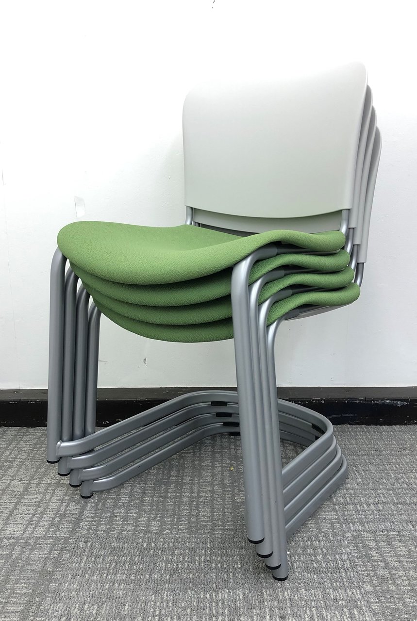 【4脚セットで安い】[重ねて収納可能]会議用椅子　ミーティングチェア◆背もたれ樹脂でコロナ対策
                        その他シリーズ
                                    中古
            