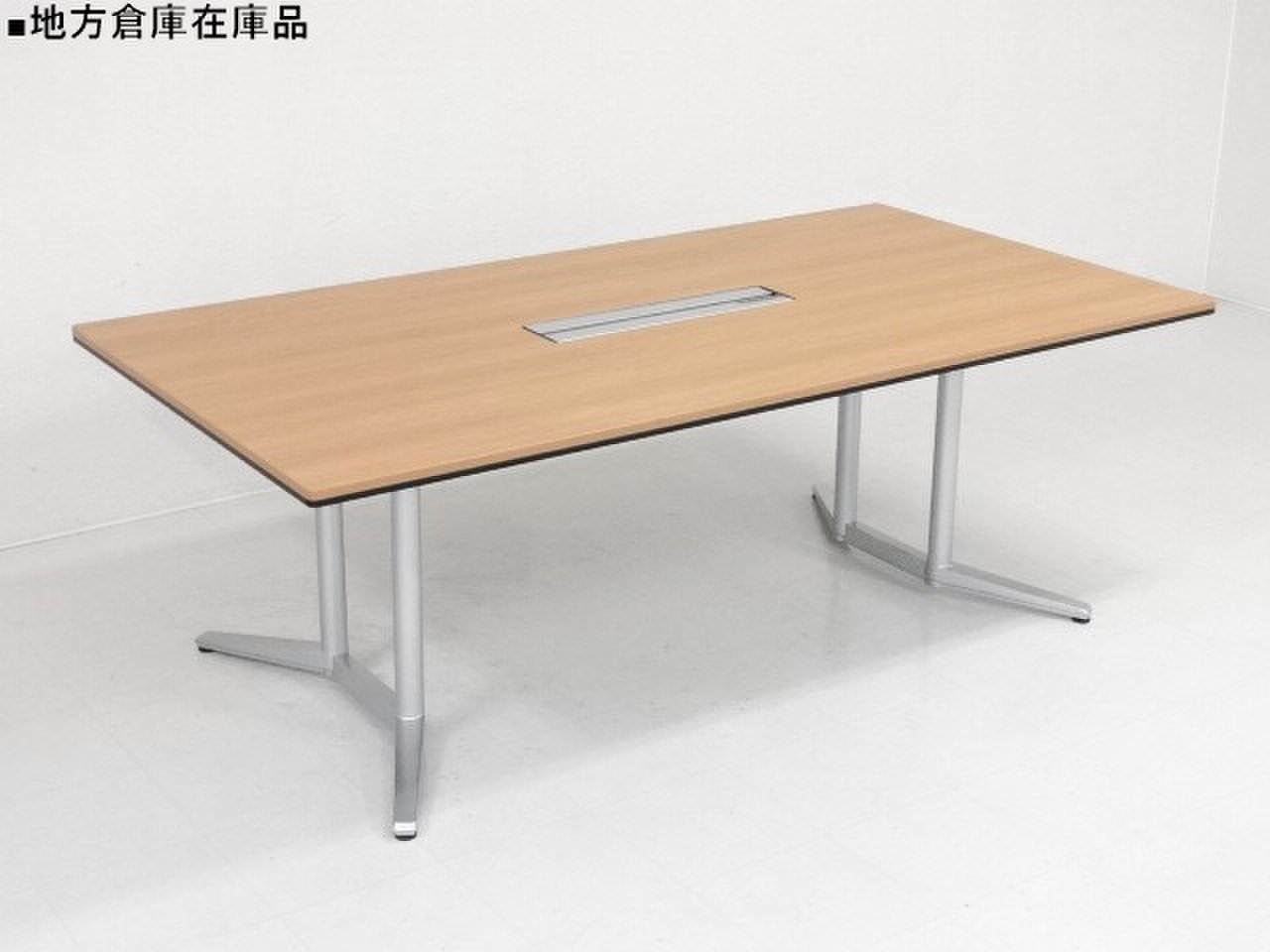 新宿引取希望 オカムラ 折りたたみテーブル 2100mm 新宿引取希望 オカムラ 折りたたみテーブル 2100mm