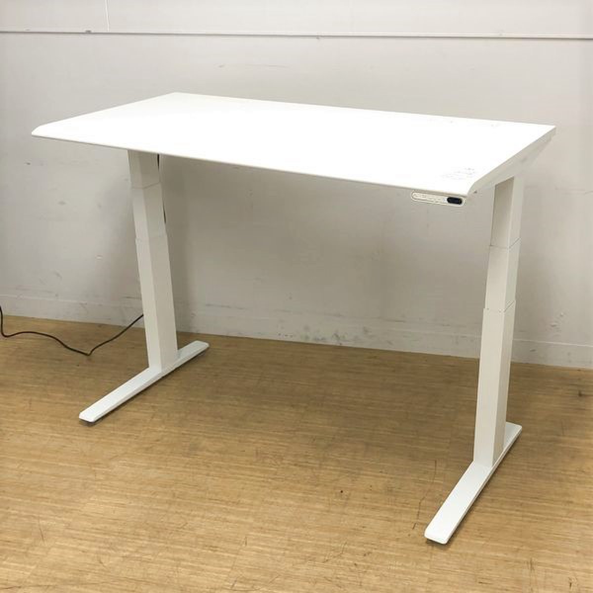 【人気の昇降デスク】デスクワークを新次元に　オカムラ　スイフト　常識を覆しましょう
                        スイフト 
                                    中古
            