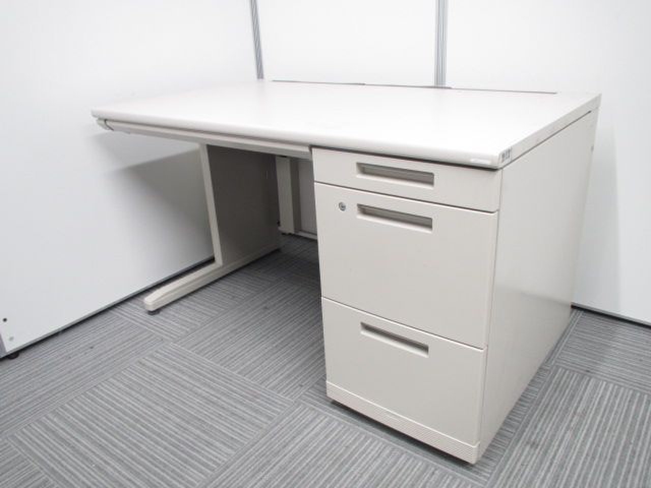 【横幅1100ｍｍ】少し珍しいサイズの片袖机の入荷です！！【■コクヨ■MX】
                        新MX 
                                    中古
            