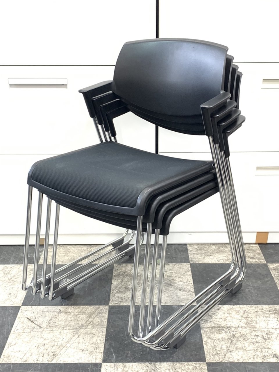 【4脚セット10％オフ】コクヨ製　サティオ　ブラック色
                        サティオ 
                                    中古
            