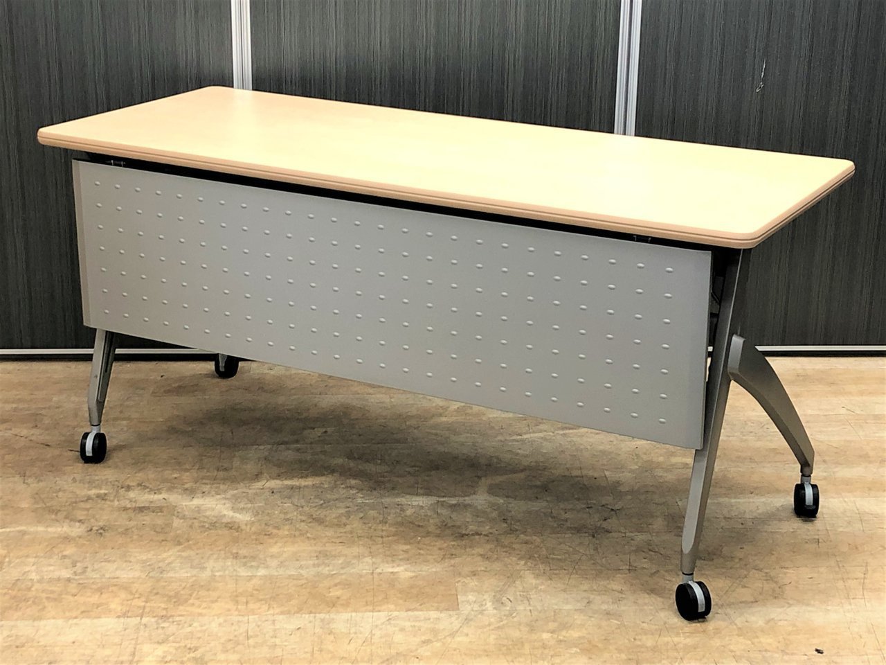 【ハイグレード！】■ウチダ　スタックテーブル【幅1800mm】　■会議・セミナーなど様々なシーンで活用！
                        SH
                                    中古
            