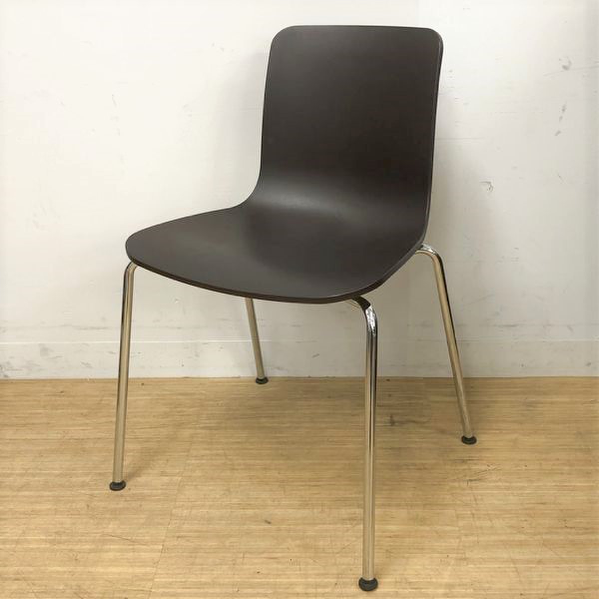 【デザイナーズ家具】vitra(ヴィトラ)/HAL(ハル)　ジャスパー・モリソン氏　ベース：クロム　カラー：チョコレート
                        HALシリーズ 
                                    中古
            