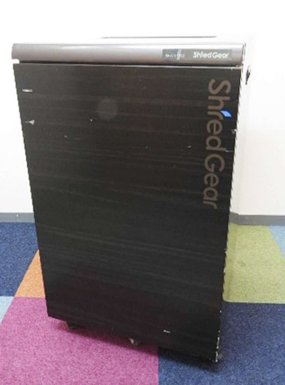 【ハイパワー！業務用シュレッダー】サカエ製　kiwami F20【極み！】【スタイリッシュなブラック】
                        kiwami F20
                                    中古
            