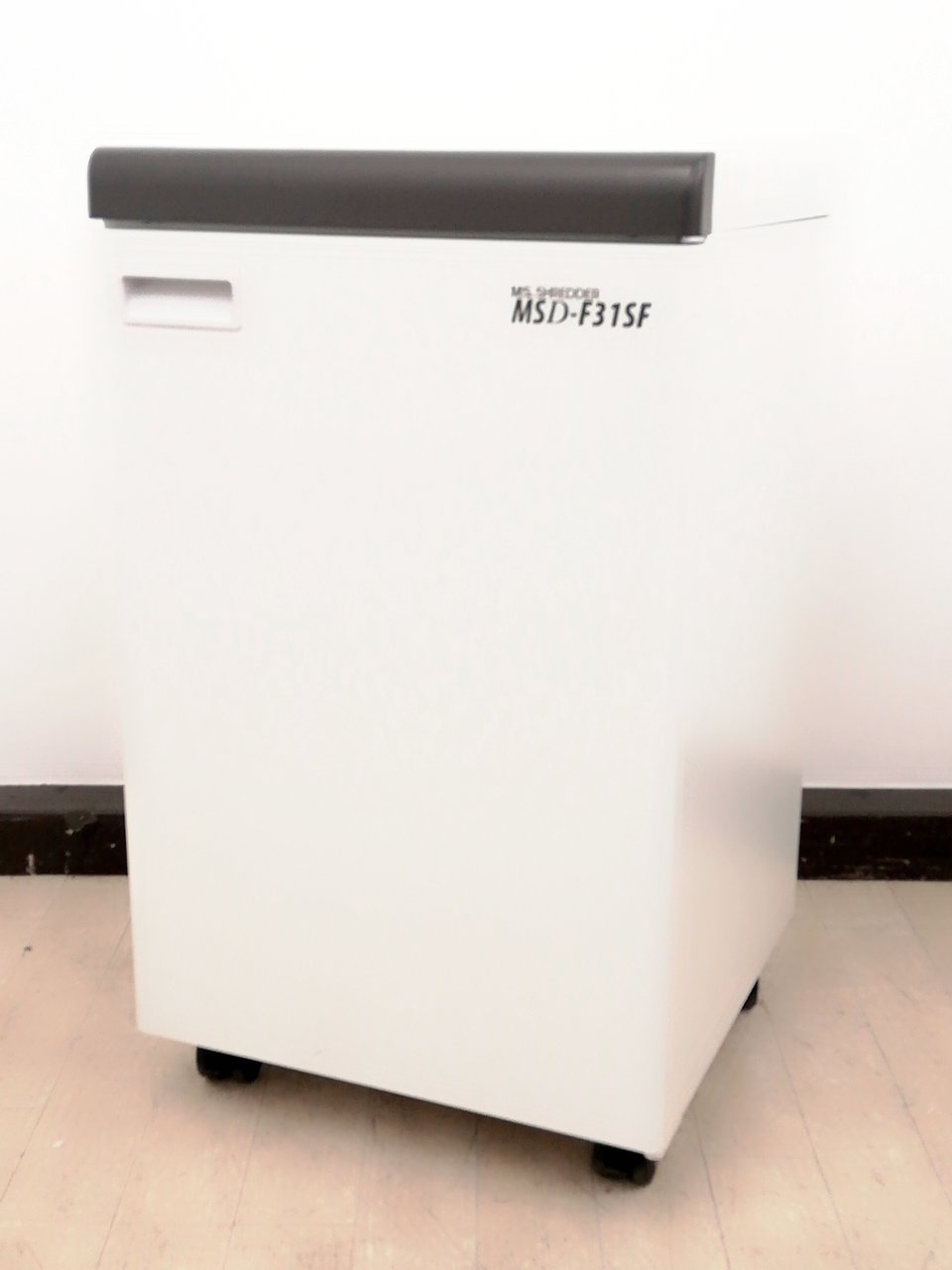 【2014年製】【残り1台！】明光商会製 MSD-F31SF◆スパイラルカット方式であなたの機密を守ります！！
                        MSD-F31SF
                                    中古
            