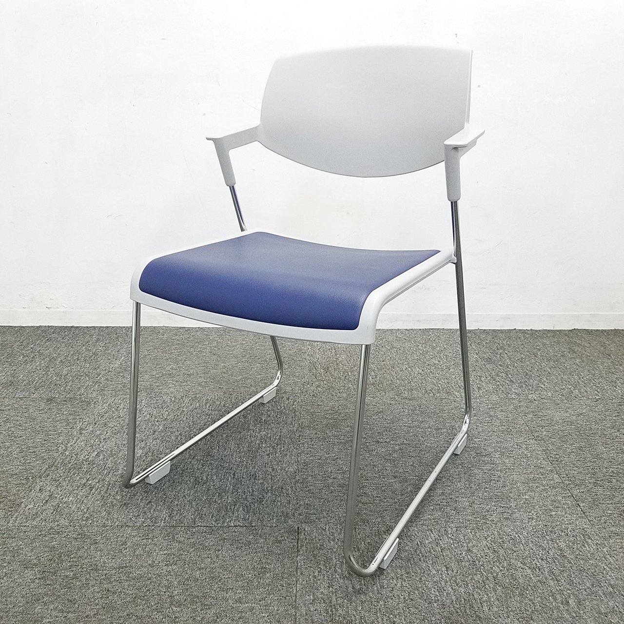 【20脚入荷】コクヨのスタッキングチェア入荷！中古　スタック　ミーティング　会議　チェア　収納
                        サティオ 
                                    中古
            