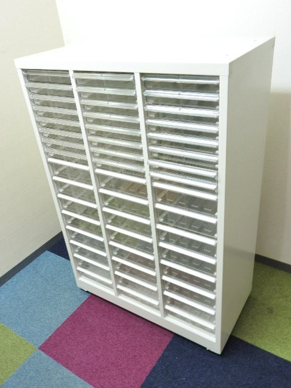 【大人気商品】クリスタルトレイ　【定番のホワイト】【深型8段+浅型8段3列タイプ】【RP】
                        その他シリーズ
                                    中古
            