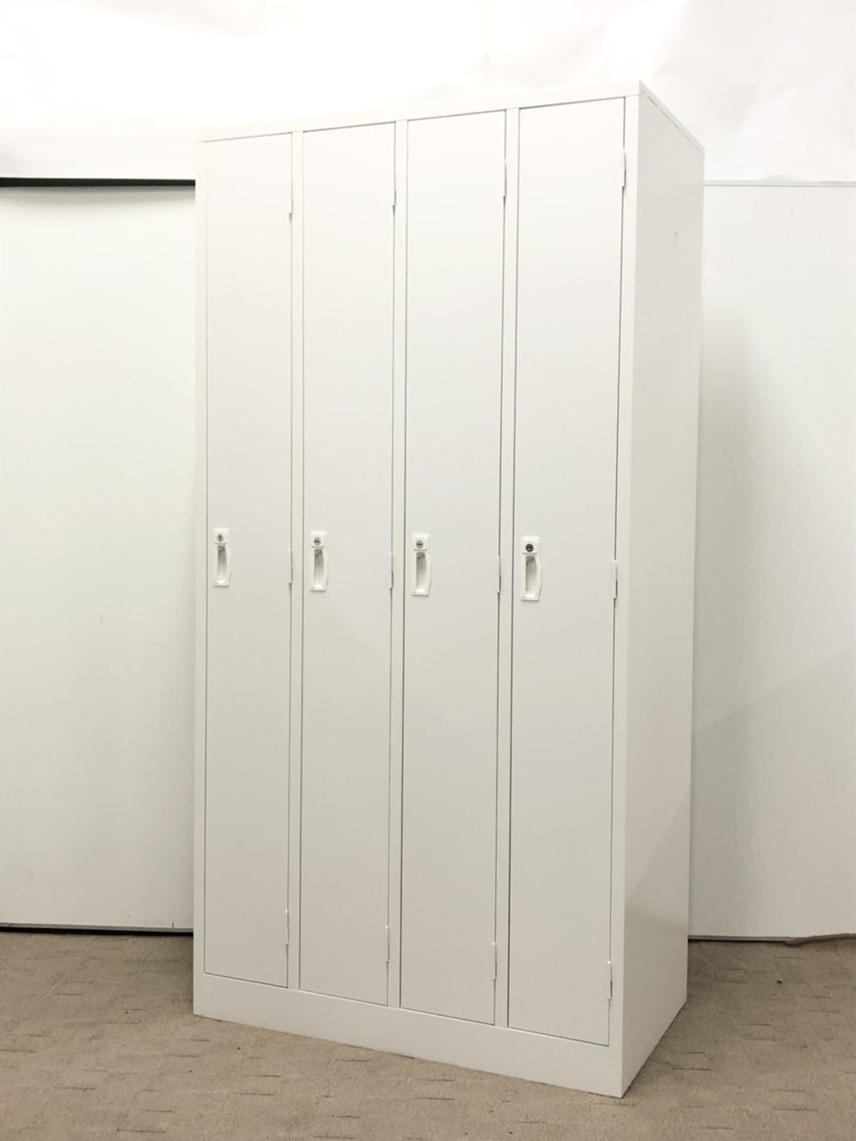 【大量注文承ります！】新品の4人用ロッカー！実在庫店舗に2台御座いますので実物の確認も可能です！【7月9日入荷予定！】
                        その他シリーズ
                                    新品
            