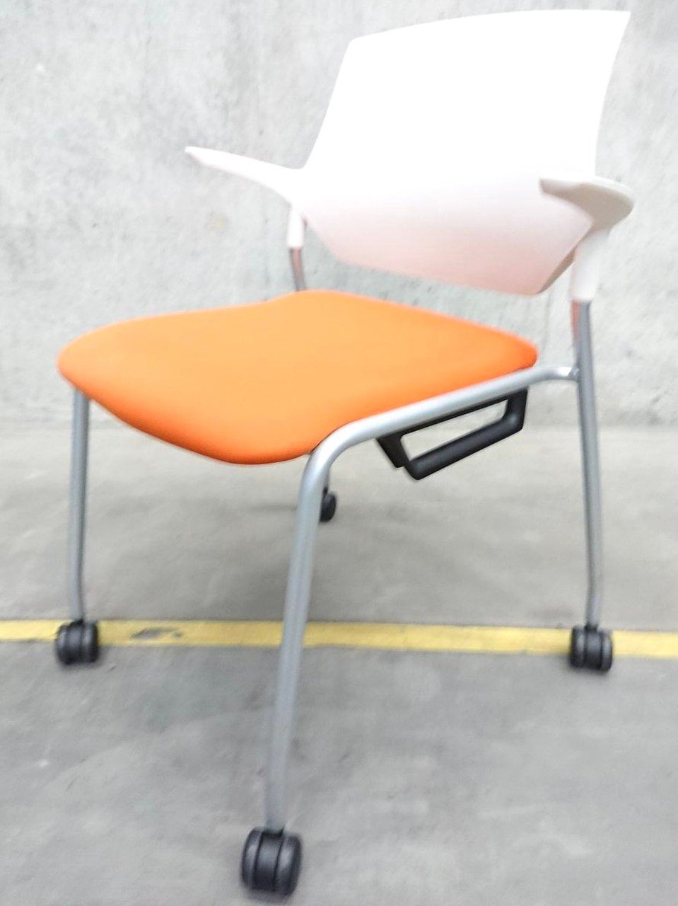 【関東倉庫在庫品】定番／人気　◆ITOKI／イトーキ　◆stenza／ステンザ ※倉庫撮影画像※
                        ステンザ 
                                    中古
            