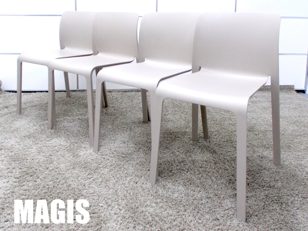 MAGIS/マジス　CHAIR FIRST チェア ファースト4脚セット 　スタッキングチェア　ベージュ　ステファノ・ジョバンノーニ
                        その他シリーズ
                                    中古
            