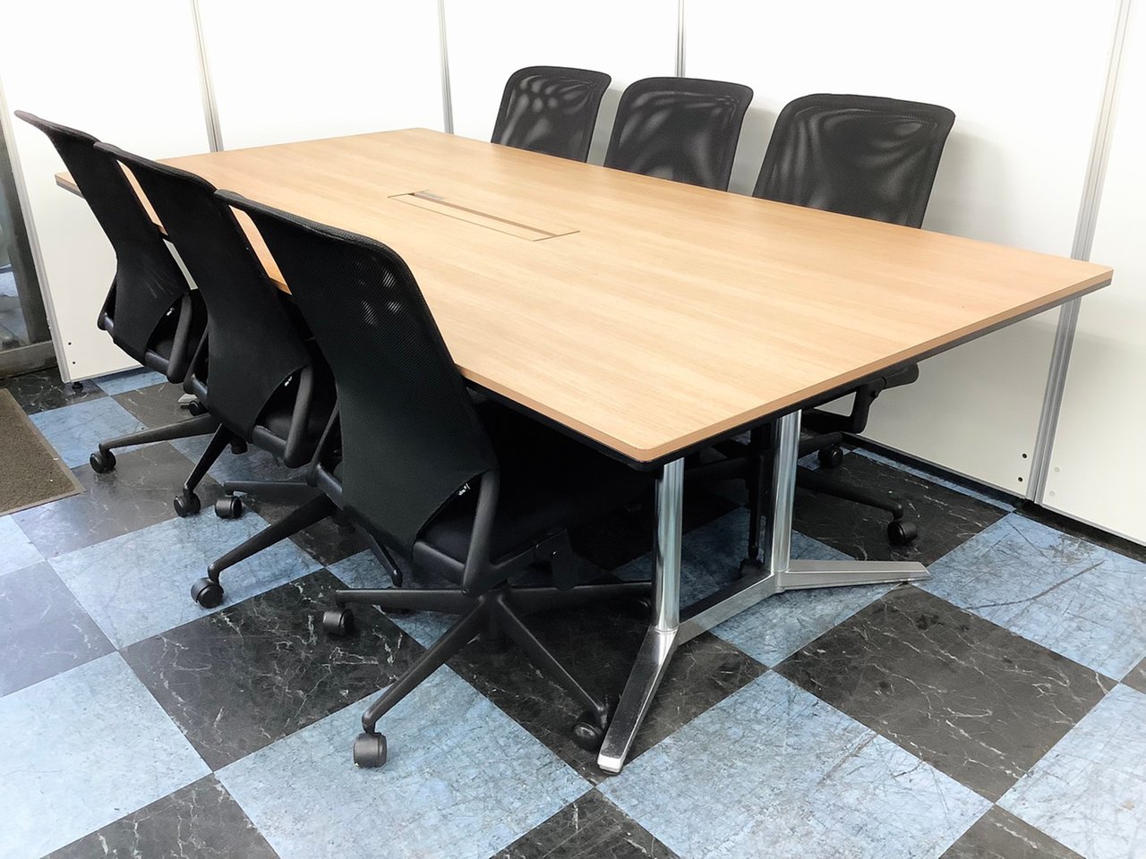 【セット価格（テーブル＋チェア6脚）】大人気／超高級／定番　◆Okamura／オカムラ　◆RATIO／ラティオ ※横浜店撮影画像※
                        ラティオⅡ 
                                    中古
            