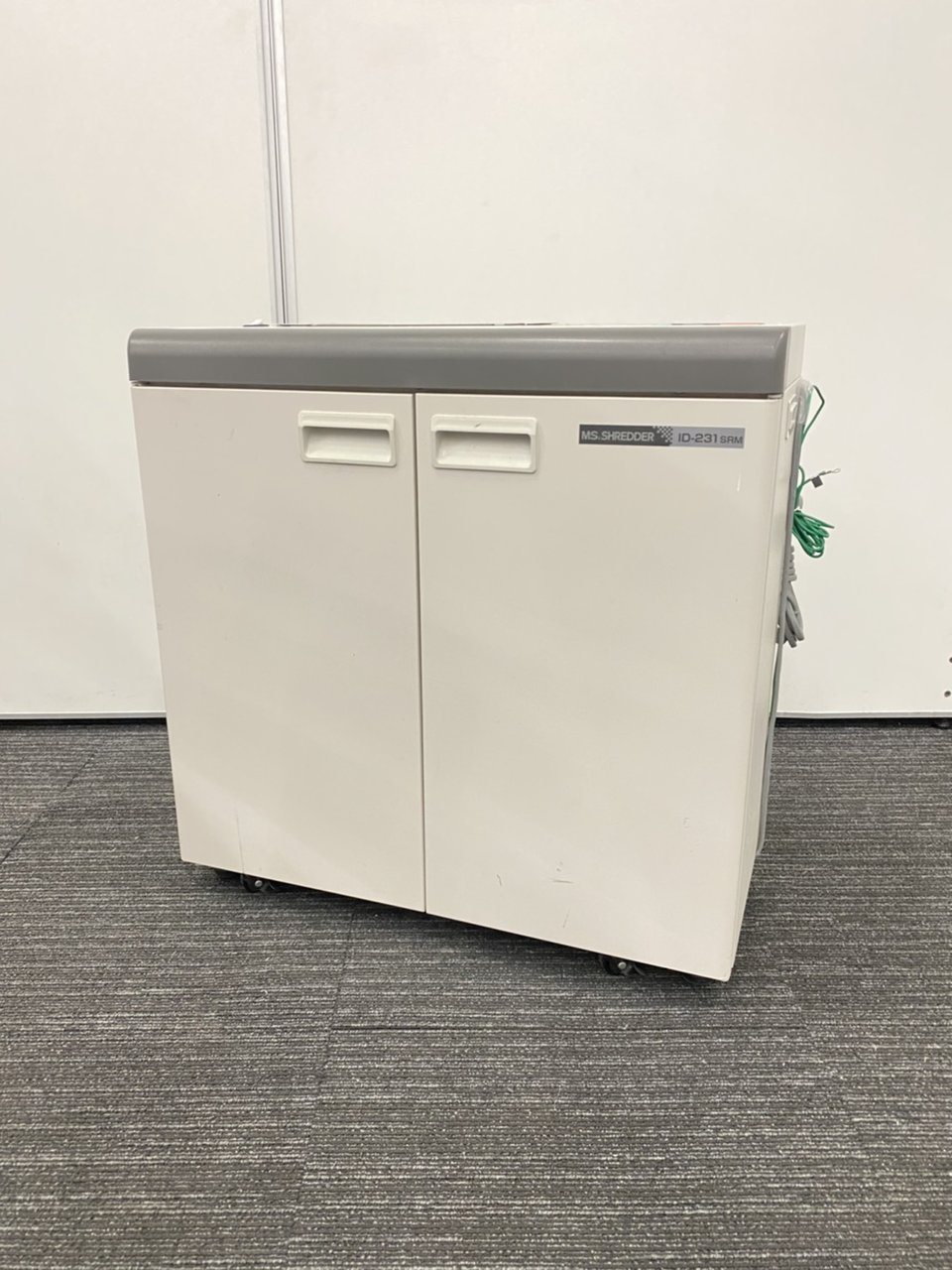 【1台のみ！】メディアカットも可能な多機能シュレッダー！！
                        IDシリーズ 
                                    中古
            