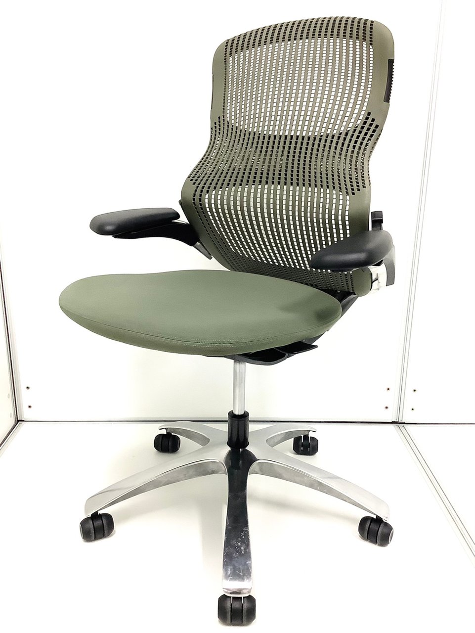 【中古】ジェネレーション チェア Knoll/ノール 肘付ハイバック