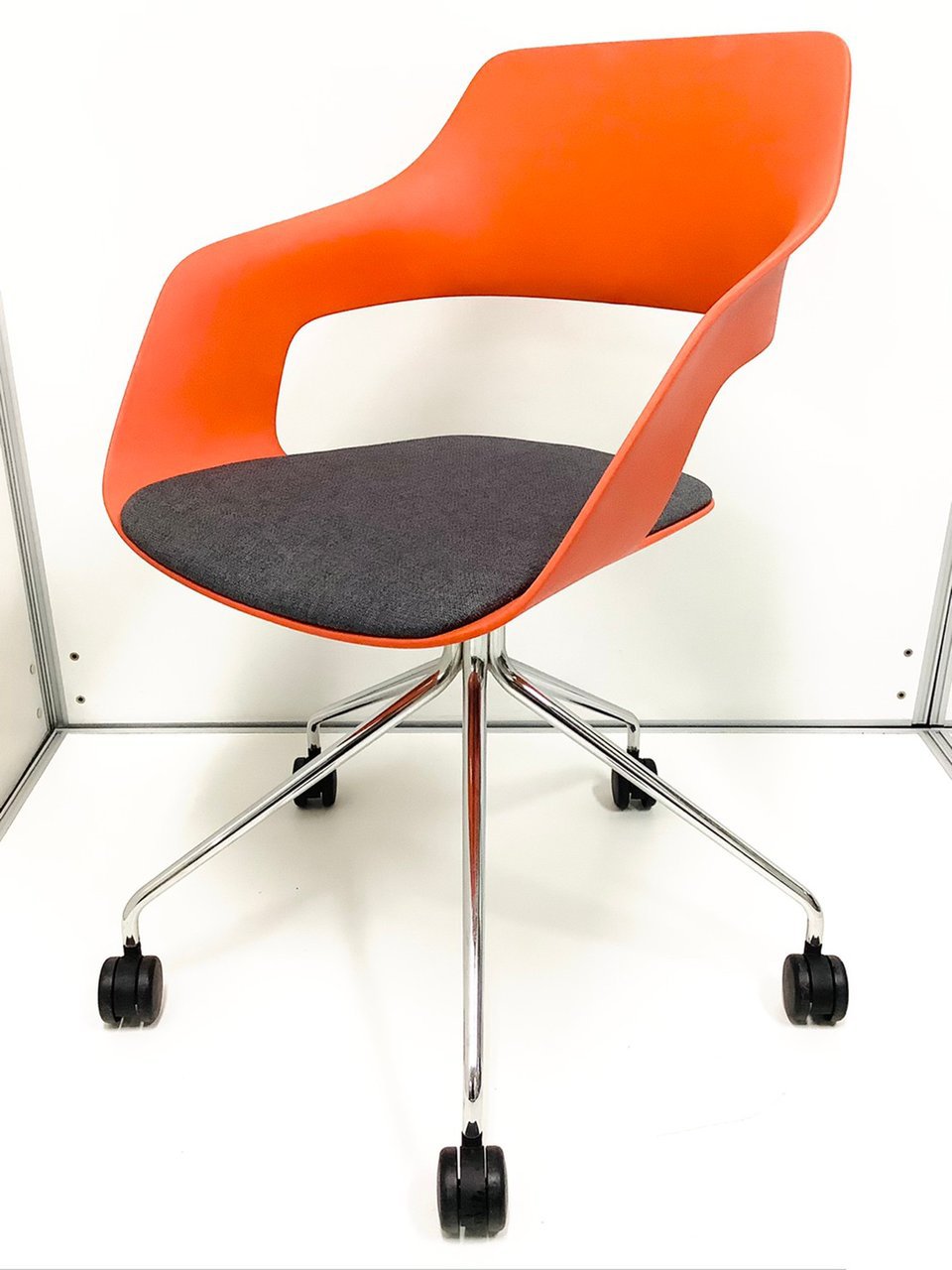 大人気／デザイナーズ家具／多目的／アームチェア　◆Wilkhahn／ウィルクハーン　◆Occo.／オッコ ※横浜店撮影画像※
                        Occo.
                                    中古
            