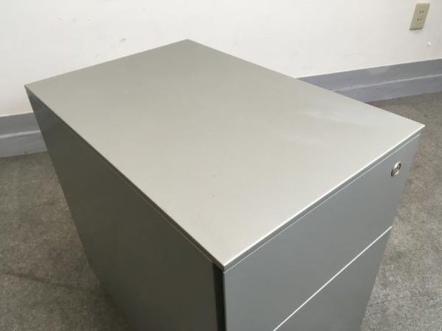 中古】 Cassina/カッシーナ ワゴン2段 329302 - 中古オフィス家具なら