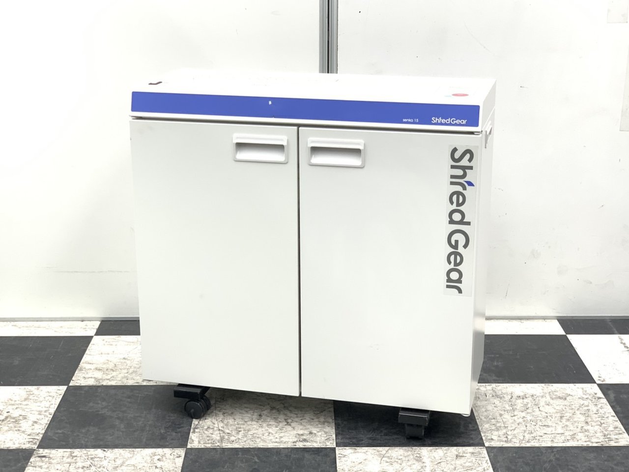 【コンパクトな薄型】サカエ製/senka15/デスクサイドにピッタリ！
                        千嘉 
                                    中古
            