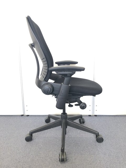 【中古】リープHD TB117 Steelcase/スチールケース 肘付ハイバックチェア 330725