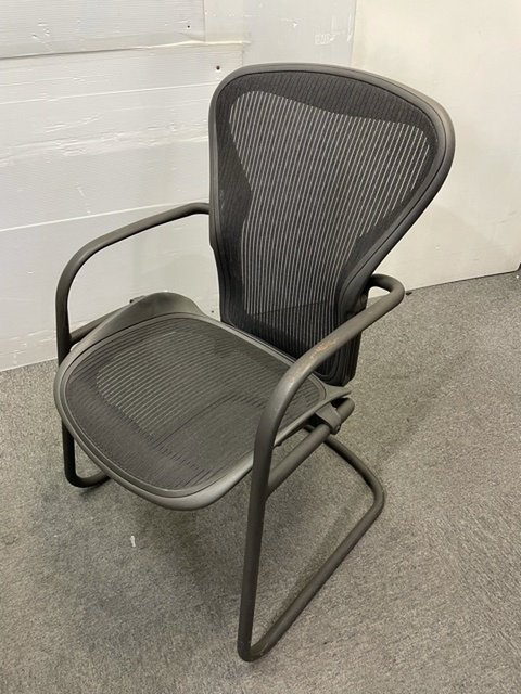 中古 アーロンチェア Herman Miller ハーマンミラー スタッキングチェア 331278 福岡博多店 中古オフィス家具ならオフィスバスターズ