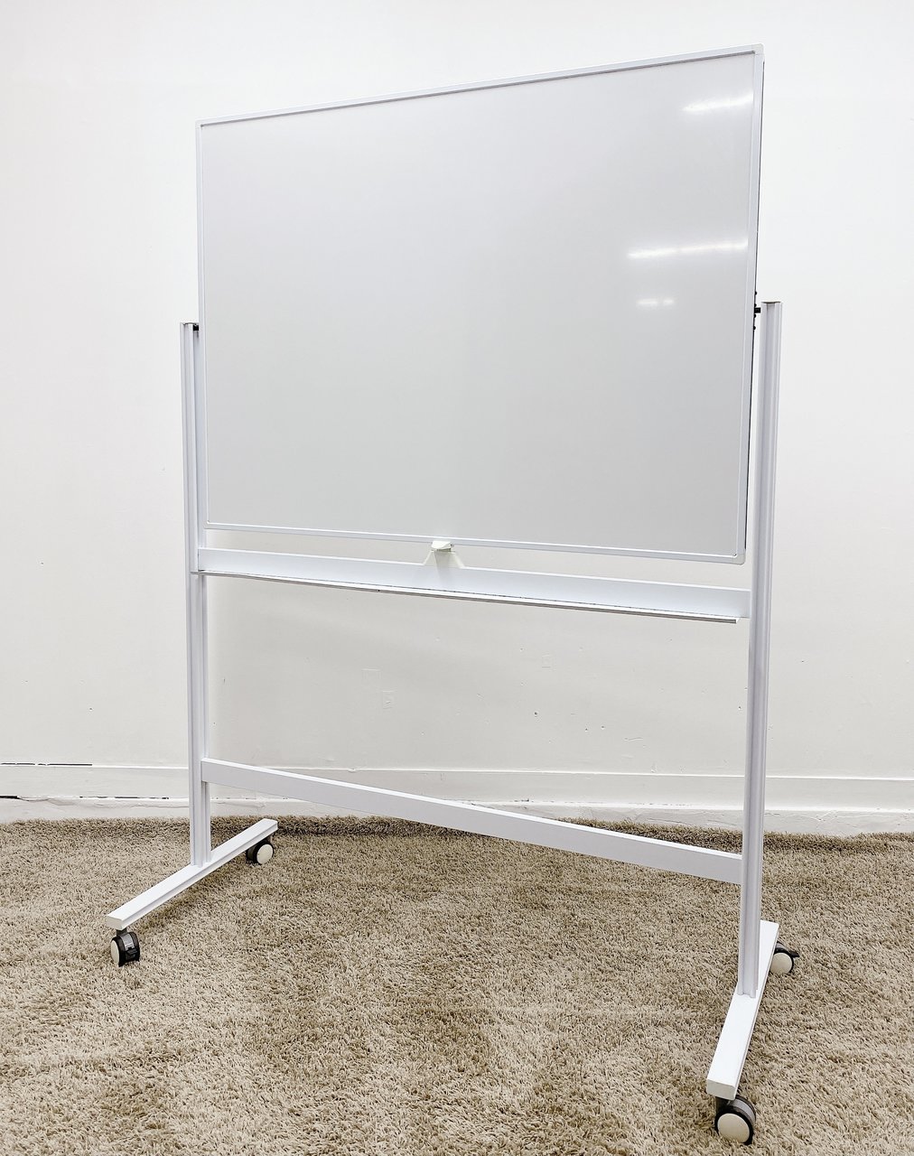 【KS】【W1200の自立式ホワイトボードが入荷致しました！！】■ホワイトボード■自立式■キャスター付き
                        その他シリーズ
                                    中古
            