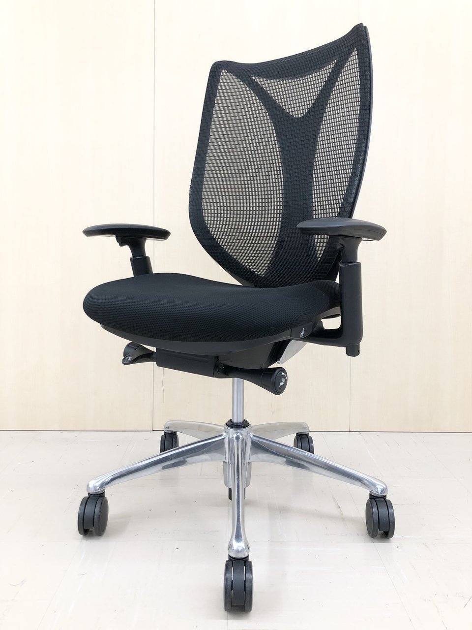【中古】 サブリナ オカムラ/okamura 肘付ハイバックチェア 中古】サブリナ オカムラ/okamura 肘付ハイバックチェア 331540