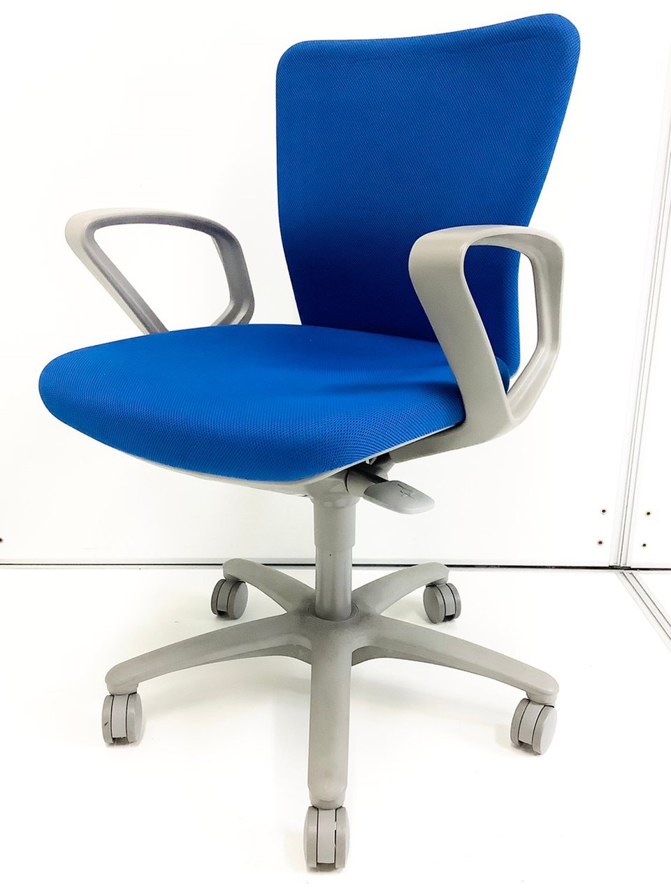 定番／人気／品質良好　◆Okamura／オカムラ　◆Carrozza／カロッツァ ※横浜店撮影画像※
                        カロッツァ 
                                    中古
            