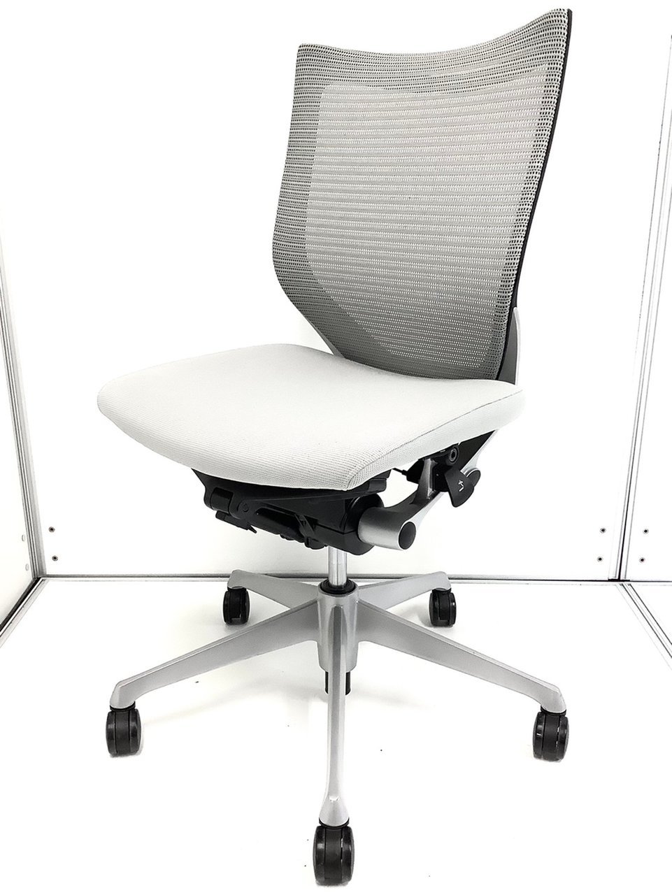 大人気／高機能／定番／メッシュ／高級　◆Okamura／オカムラ◆Baron／バロン ※横浜店撮影画像※
                        バロン
                                    中古
            