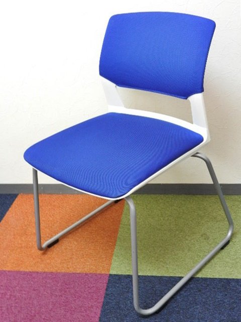 コクヨ製　CK-164　ブルー色　背面ホワイト　ロット　重ねて収納に便利　おすすめ　省スペース利用　会議室　ミーティングルーム
                        160シリーズ
                                    中古
            