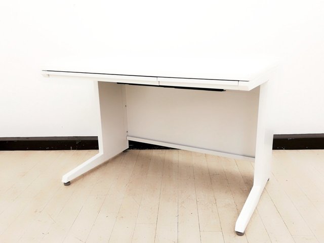 【最新のPC環境に最適化】■その名の通り進化した定番デスク■オカムラ■アドバンス※奥行600mm
                        アドバンス
                                    中古
            