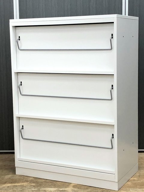 【残り1台】コクヨ　エディアシリーズ　雑誌架　ホワイト　【レア商品】
                        エディア
                                    中古
            