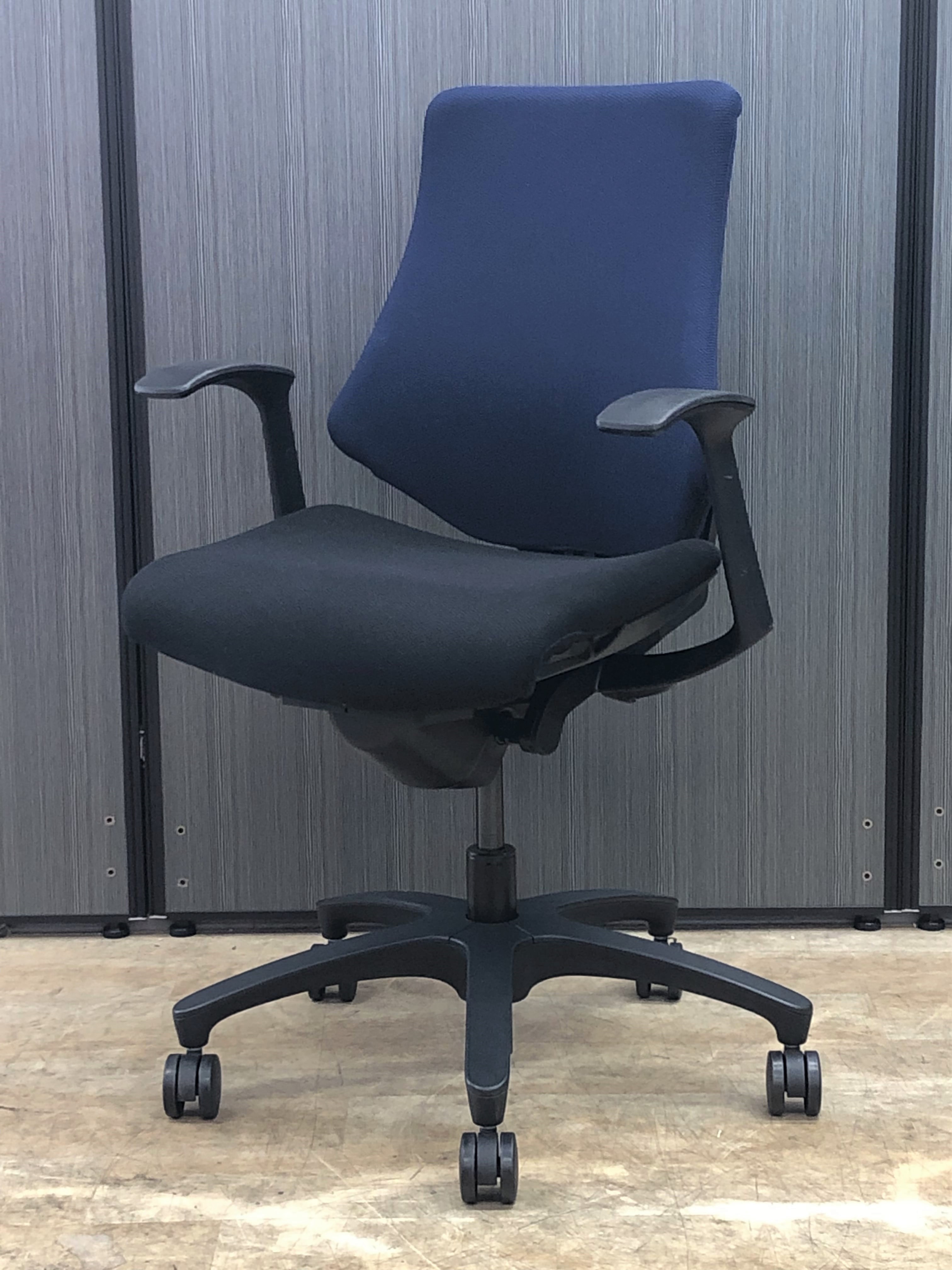 【在庫入替セール品】【6脚入荷】ミドルクラスの人気シリーズ！ハイスペックチェア【羽島】【各務原】【大垣】
                        エフ
                                    中古
            