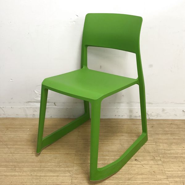 vitra(ヴィトラ)/ティプトン(TipTon)　カクタス　4脚までスタッキング　デザイン：バーバー・オズガビー【デザイナーズ家具】
                        ティプ トン
                                    中古
            