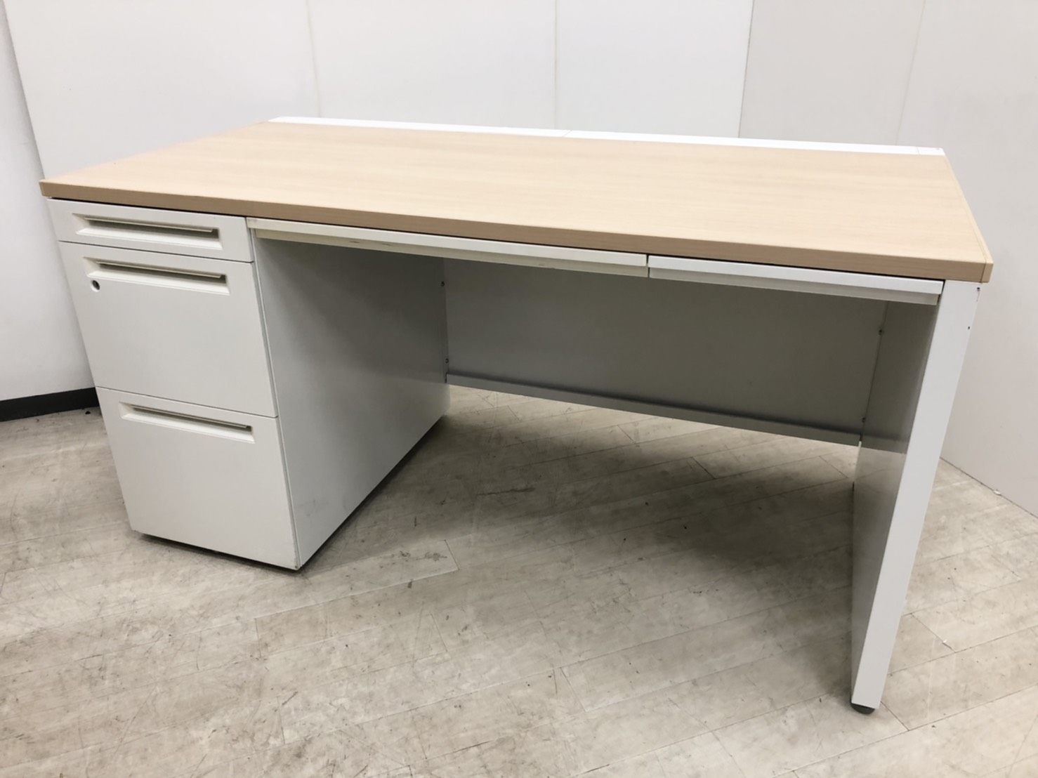 【珍しい左袖タイプ！】オカムラ/アドバンス/片袖机/ナチュラル/W1400D700H720
                        アドバンス
                                    中古
            