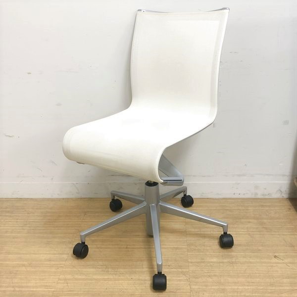 Cassina IXC.(カッシーナイクスシー)取り扱い/ALIAS(アリアス)/ROLLINGFRAME(ローリングフレーム キャスタースウィベルチェア)/アームレスチェア/ホワイト【デザイナーズ家具】
                        ローリングフレーム
                                    中古
            