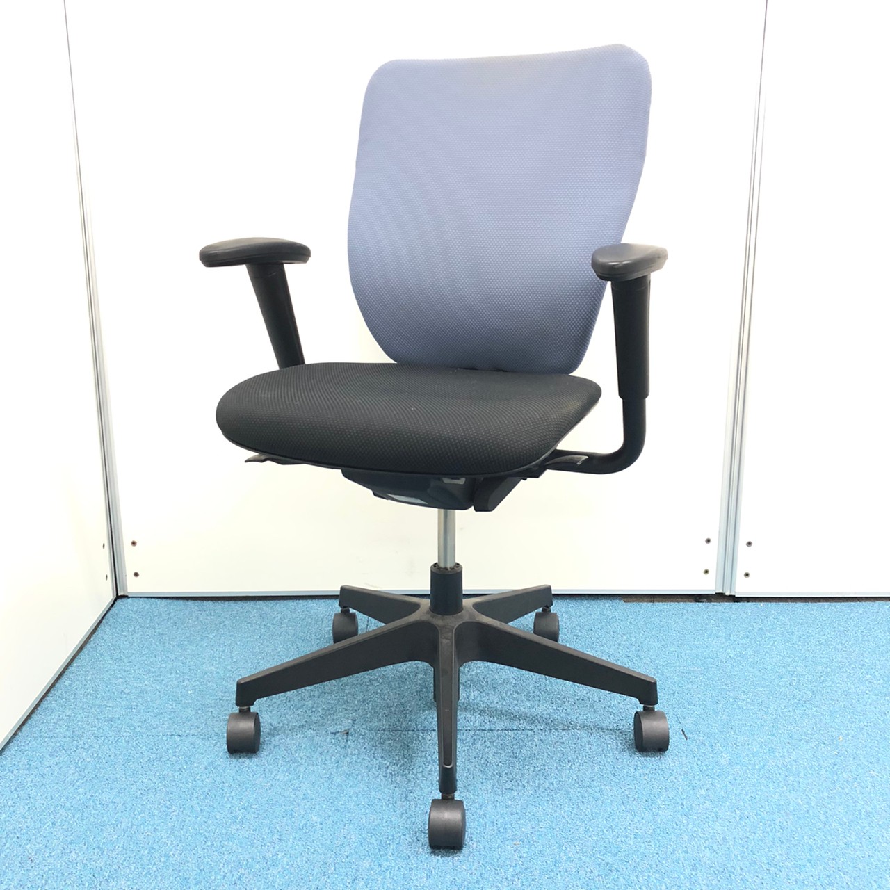 【イトーキ製】【肘付きハイバック】【10脚ほどそろいます！】【稼働肘】
                        プラオ
                                    中古
            