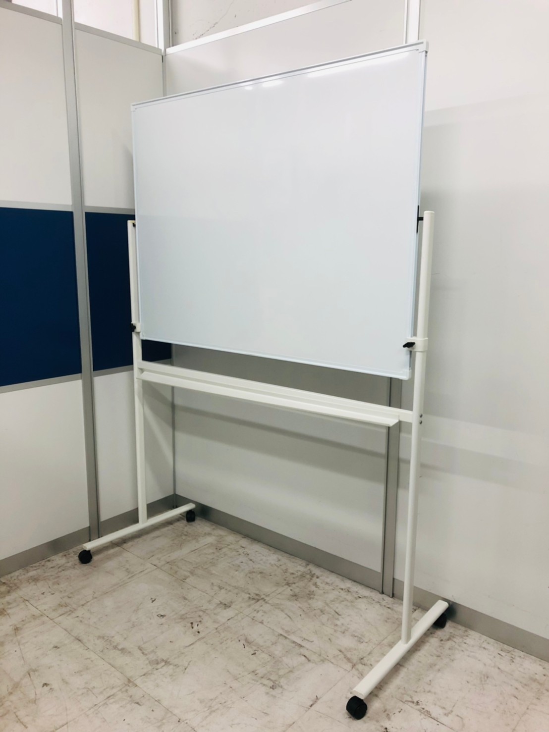 オフィスの必需品【両面タイプ】
                        その他
                                    中古
            