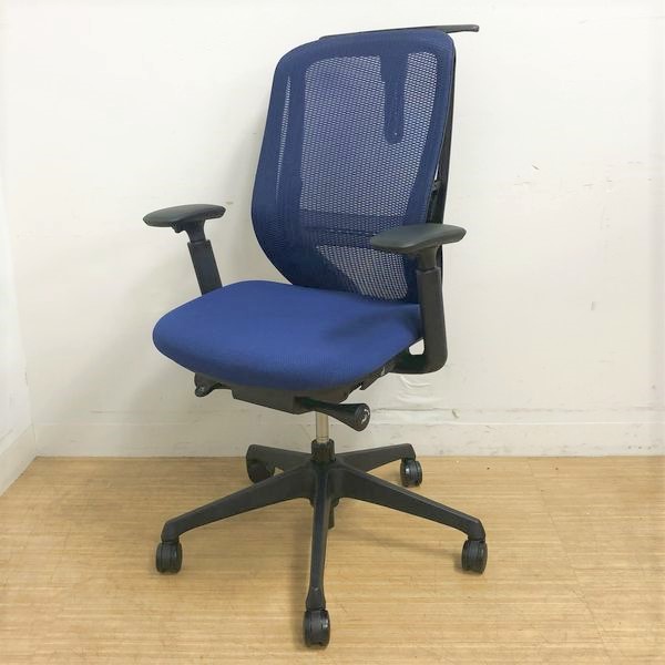 オカムラ　シルフィー　メッシュバック　ミディアムブルー×ブラックフレーム　ブラック樹脂脚　ハンガー・ランバーサポート付き　前傾機能搭載の人気モデル
                        シルフィー（メッシュ）
                                    中古
            