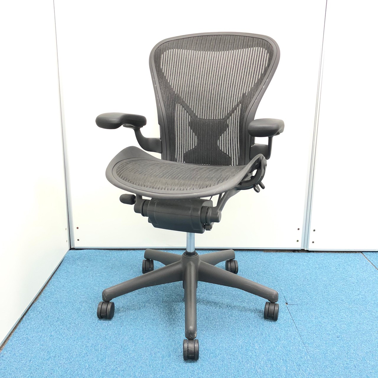 【2017年製！固定肘フル装備！】アーロンチェア！！【ついに有名高級チェアの入荷です】
                        アーロンチェア
                                    中古
            