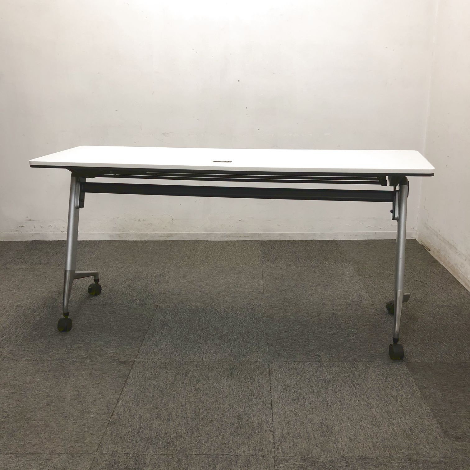 【1台限定】内田洋行の人気サイドスタックテーブルが入荷しました！中古　テーブル　オフィス　会議　ミーティング　ホワイト
                        プラッテ
                                    中古
            