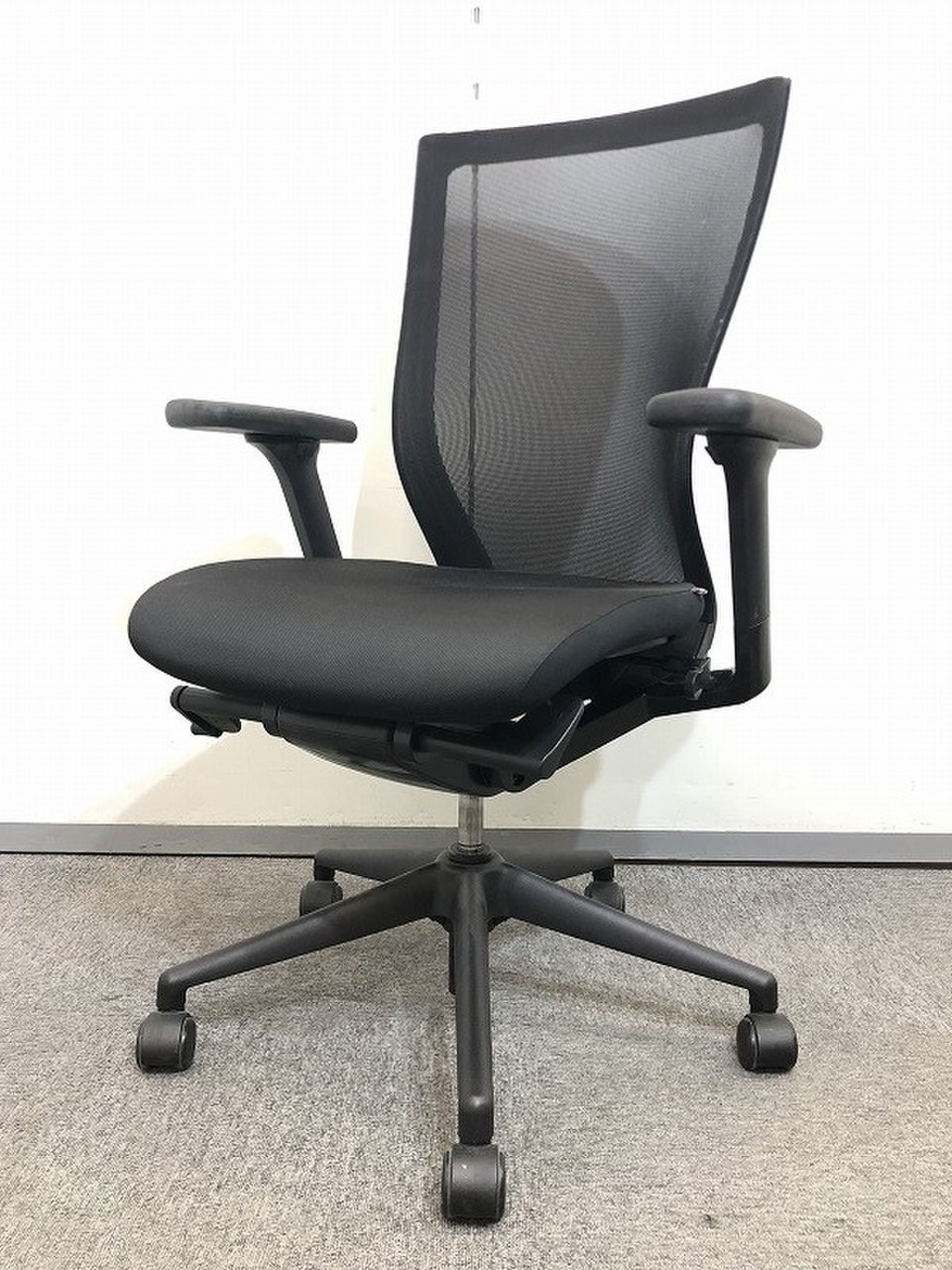 【限定2脚！！】【訳あり】FURSYS（ファシス）｜T500｜ブラックカラー｜肘付きハイバックチェア！！【関西在庫数ナンバーワン・尼崎店】
                        T500
                                    中古
            