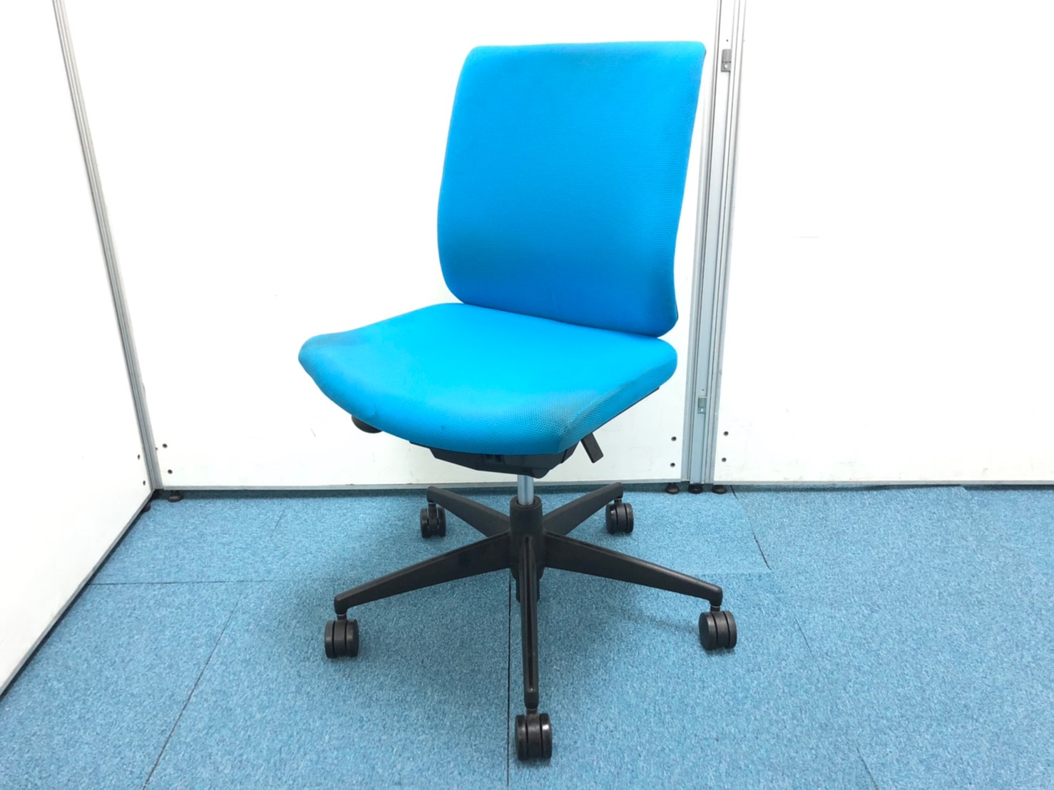 【法人様におすすめなチェア！】後継モデルが発売される人気シリーズ【入替セール】
                        ウィザード
                                    中古
            