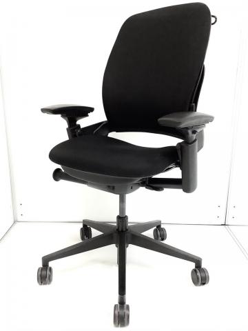大人気／高級／定番／腰痛対策　◆Steelcase／スチールケース　◆Leap／リープ
                        リープチェア（V2タイプ）
                                    中古
            