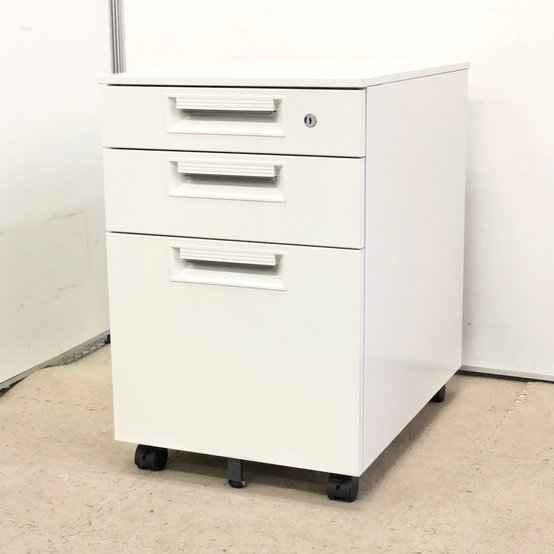 3段タイプで文具整理等も楽々！ホワイトカラーで美しい。
                        JSシリーズ
                                    中古
            