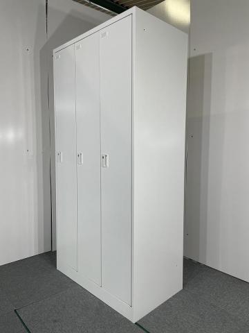 【関西倉庫在庫】希少な3人用ロッカーが入荷です！！中古　ロッカー　更衣室　ホワイト　オフィス
                        FZ-W
                                    中古
            