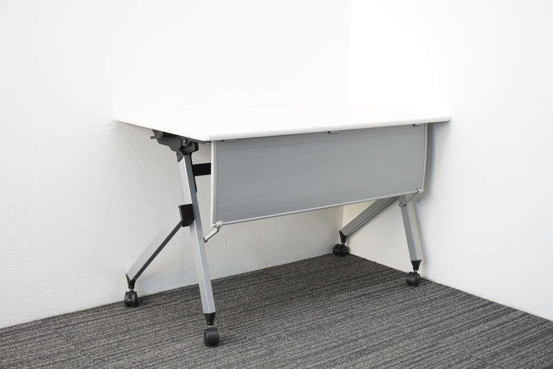 【使い勝手の良いコンパクトサイズ！】■イトーキ製　サイドスタックテーブル　W1200×D600mm　ホワイト【倉庫在庫】【RP】
                        その他シリーズ
                                    中古
            