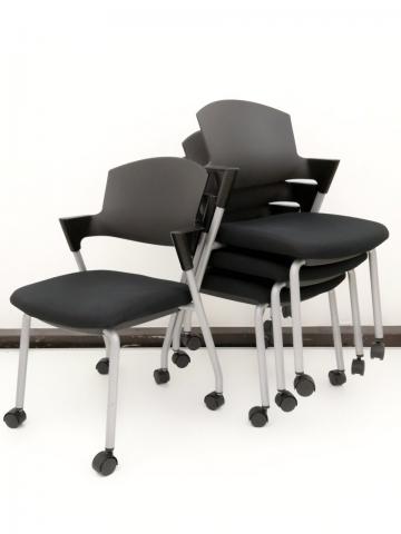 【4脚セット価格】【スタッキングチェア】コクヨ　プロッティ　ブラック【コンパクト収納】【京都・滋賀】
                        プロッティ（キャスター付）
                                    中古
            