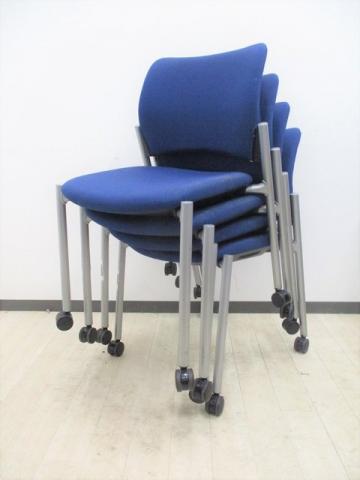 【ロット入荷】4脚セットでちょっとお得！クッション性に優れたスタッキングチェア大量入荷！｜オカムラ｜スタッキングチェア｜8147｜ブルー｜キャスター付き｜
                        8147シリーズ
                                    中古
            