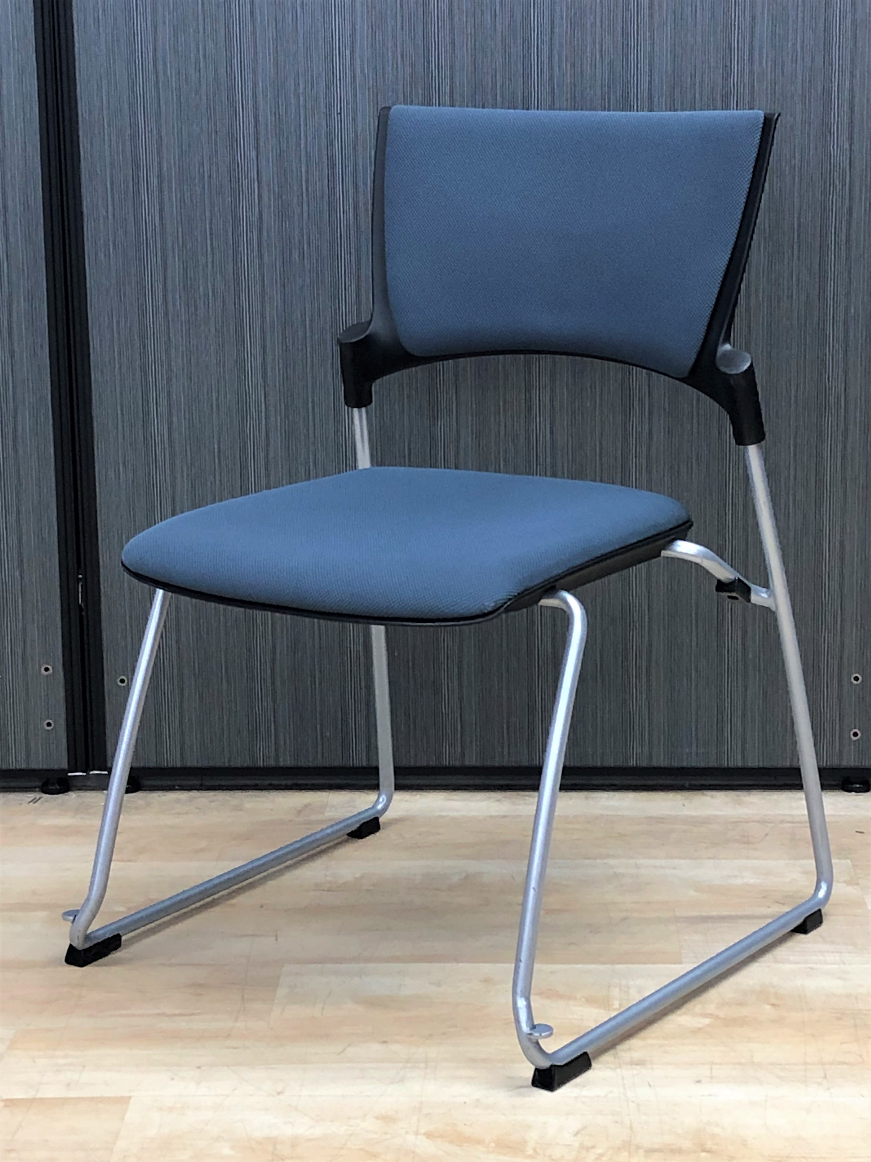 【12脚入荷】【ワケ有】軽快なデザインで取り回し良好！座面破れ・ほつれ有【大垣】【可児】
                        マノス
                                    中古
            