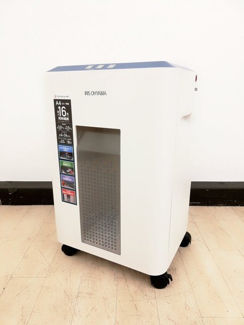 【小型機】新品シュレッダー◆アイリスオーヤマ製
                        OF シュレッダー
                                    新古品
            