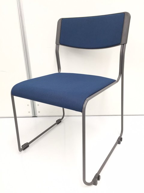 【まとめ買いでお得！】スタッキングチェアが大量入荷！会議や休憩、お食事の場所にいかがでしょうか｜アイリスチトセ　ブルー スタック 重ねる 中古 家具  ミーティング 会議室
                        その他シリーズ
                                    中古
            