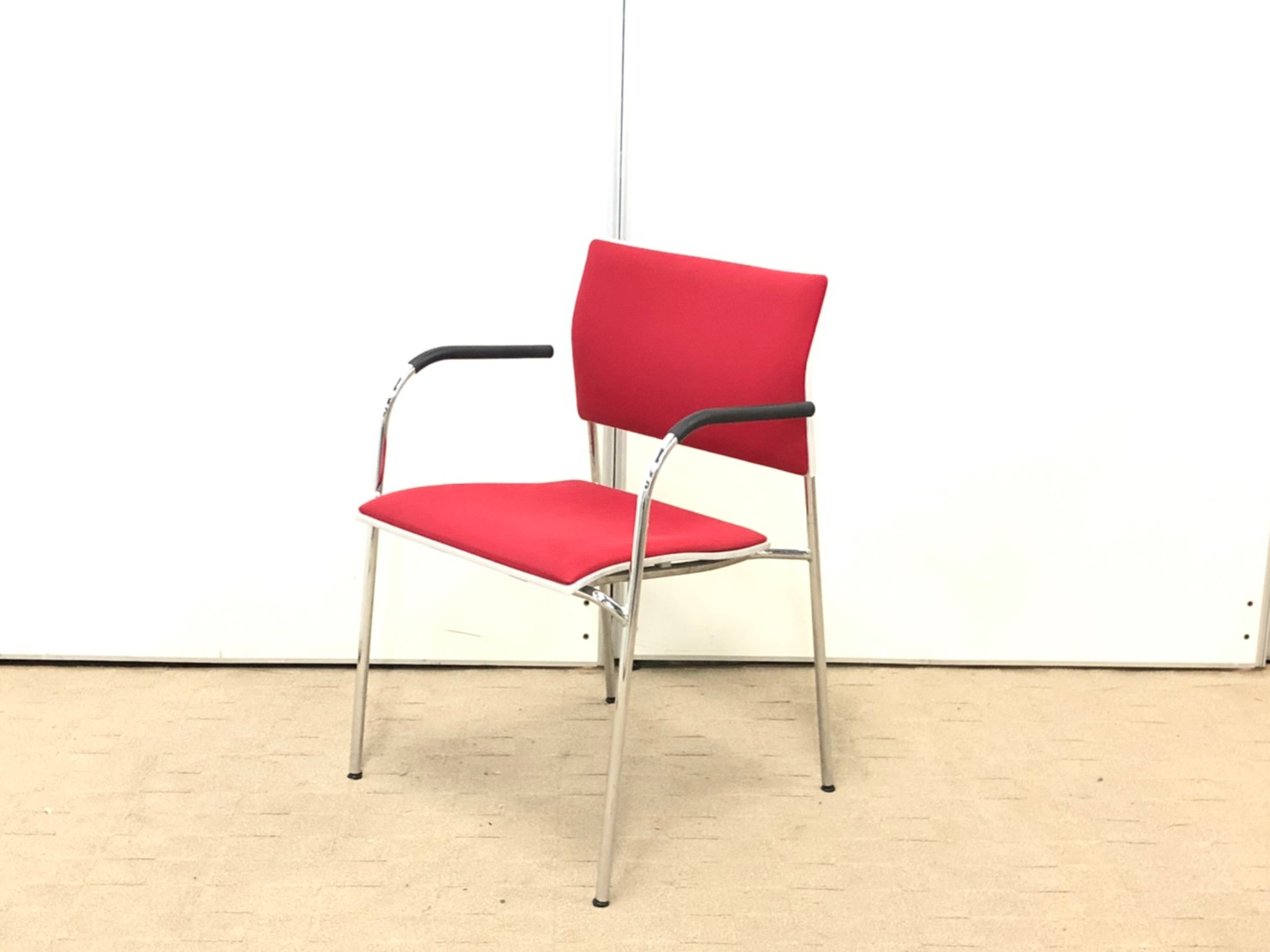 【限定2脚！！】おしゃれなミーティングチェア！！見た目の重要視するお客様にお勧め！【J】【J3】
                        その他シリーズ
                                    中古
            